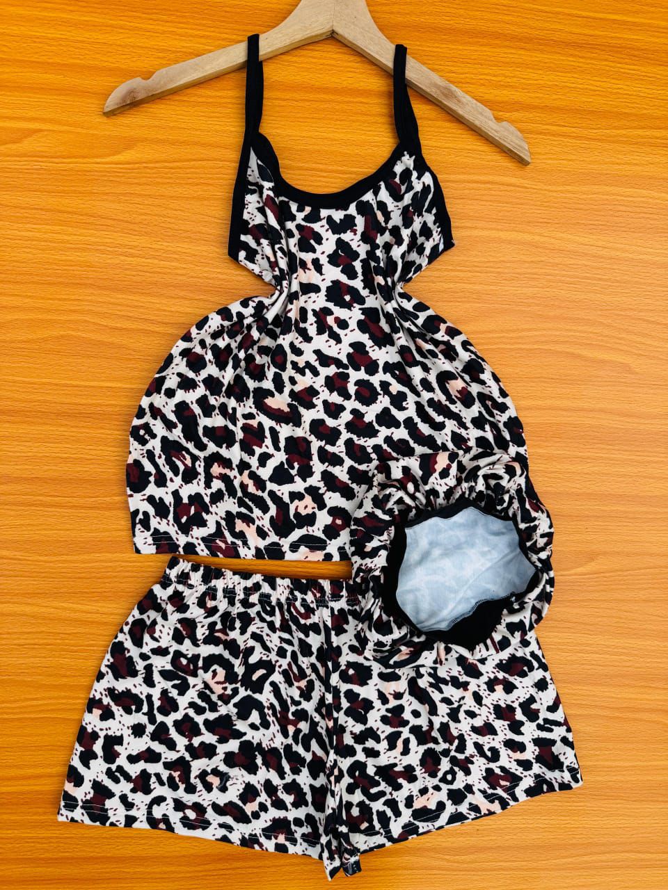 Stylish Leopard Print Pajama Set